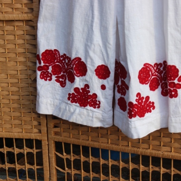 Club Monaco White Red Floral Embroidered Jumpsuits - Picture 4 of 7